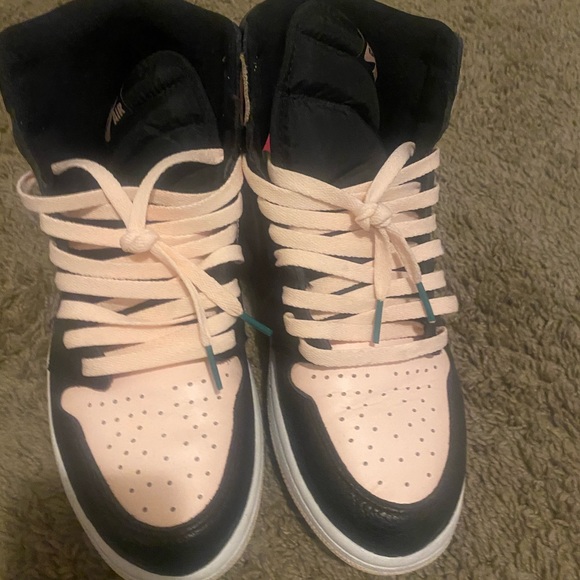 Jordan 1 crimson tint main image 4